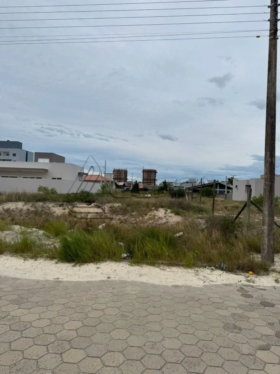 LOTE 001 - UM TERRENO URBANO, SEM BENFEITORIAS, COM A ÁREA DE 375m², SITUADO NO LUGAR DENOMINADO PRAIA TURIMAR, NO MUNICÍPIO DE BALNEÁRIO GAIVOTA/SC