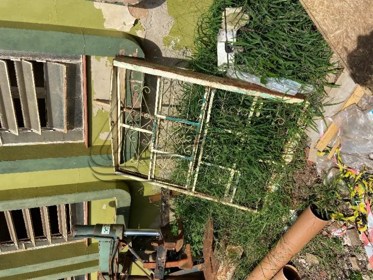 LOTE 036 - Sucata Janela