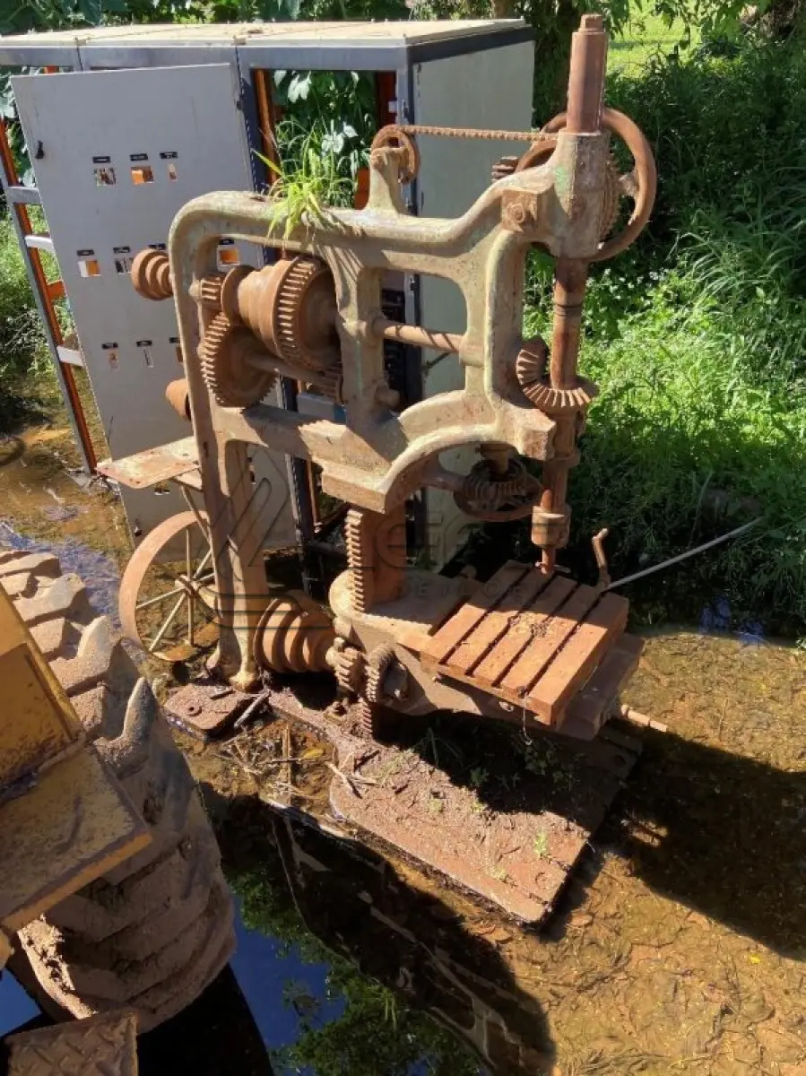 LOTE 042 - Furadeira de Coluna