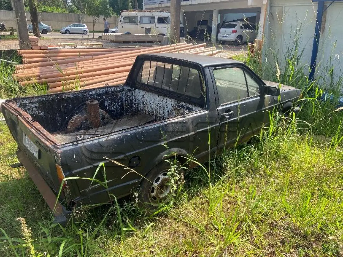 LOTE 063 - Veículo; Marca: Volkswagen; Modelo: Saveiro; Número de Chassi: 9BWZZZ30ZMP208445; Placa: IHO-7466; Ano de Fabricação: 1991