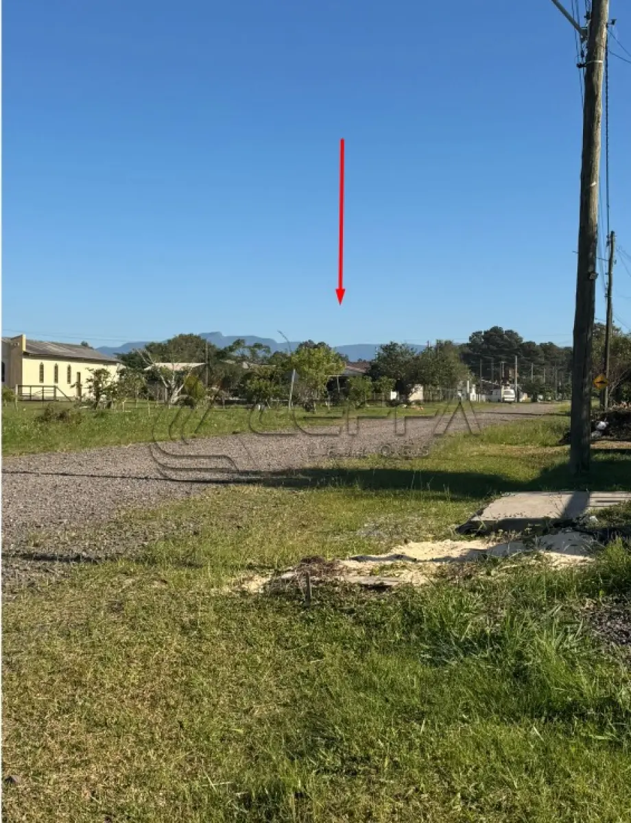 LOTE 001 - UM TERRENO URBANO, COM BENFEITORIAS, SITUADO NO LUGAR DENOMINADO PRAIA AZUL, NO MUNICÍPIO DE ARROIO DO SAL/RS