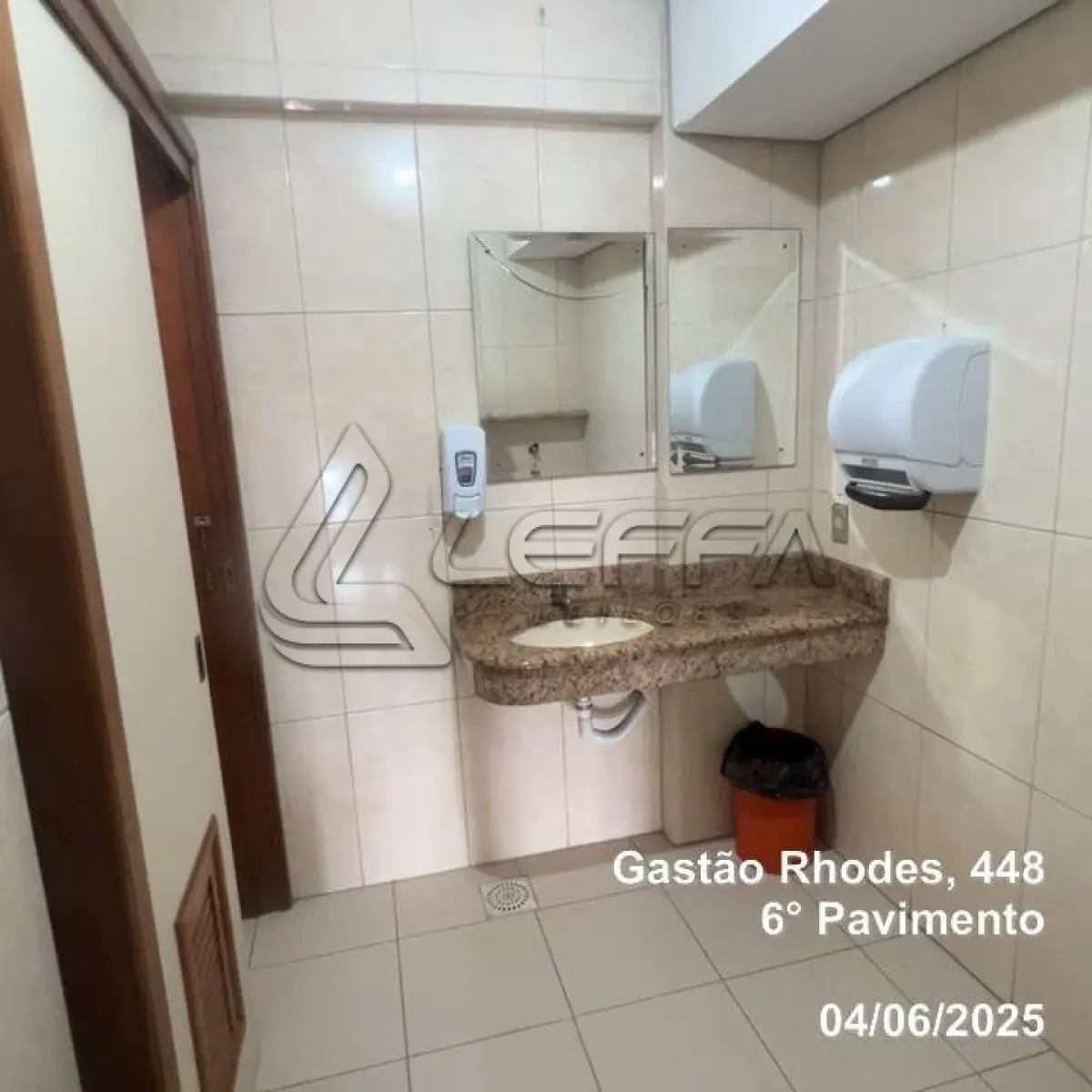 LOTE 001 - UM TERRENO URBANO, COM UM PRÉDIO COMERCIAL DE SETE PAVIMENTOS, LOCALIZADO NA RUA DOUTOR GASTAO RHODES, N° 448, PORTO ALEGRE/RS.