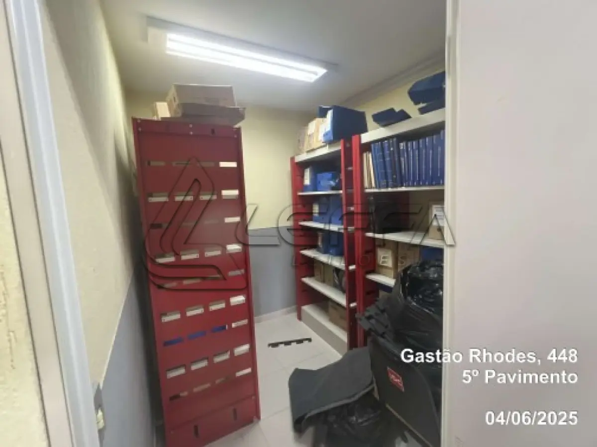 LOTE 001 - UM TERRENO URBANO, COM UM PRÉDIO COMERCIAL DE SETE PAVIMENTOS, LOCALIZADO NA RUA DOUTOR GASTAO RHODES, N° 448, PORTO ALEGRE/RS.
