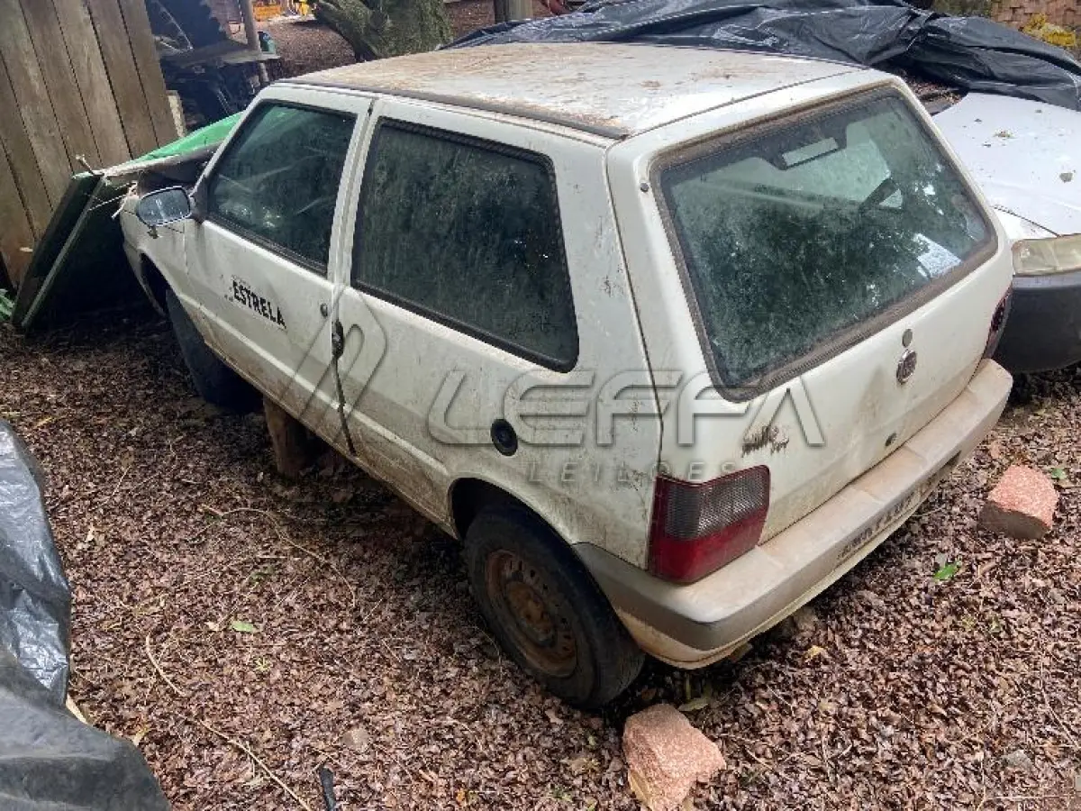 LOTE 064 - Veículo; Marca: Fiat; Modelo: UNO; Número de Chassi:9BD15802AA6431686; Ano de Fabricação:2010; Placa: IQR-7I09