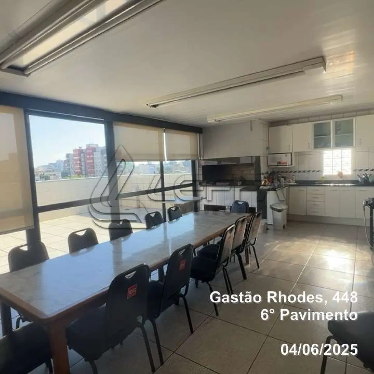 LOTE 001 - UM TERRENO URBANO, COM UM PRÉDIO COMERCIAL DE SETE PAVIMENTOS, LOCALIZADO NA RUA DOUTOR GASTAO RHODES, N° 448, PORTO ALEGRE/RS.
