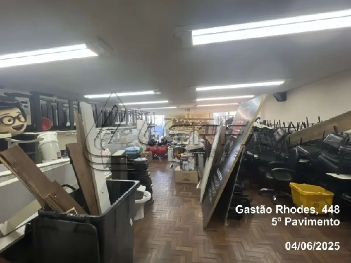 LOTE 001 - UM TERRENO URBANO, COM UM PRÉDIO COMERCIAL DE SETE PAVIMENTOS, LOCALIZADO NA RUA DOUTOR GASTAO RHODES, N° 448, PORTO ALEGRE/RS.