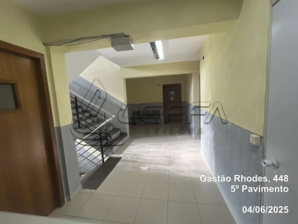 LOTE 001 - UM TERRENO URBANO, COM UM PRÉDIO COMERCIAL DE SETE PAVIMENTOS, LOCALIZADO NA RUA DOUTOR GASTAO RHODES, N° 448, PORTO ALEGRE/RS.