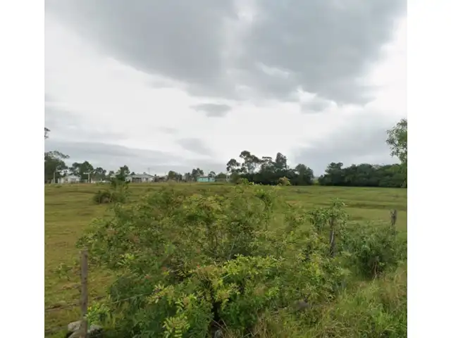 UM TERRENO URBANO, SEM BENFEITORIAS, SITUADO NO LUGAR DENOMINADO PINUS PARK, NO  MUNICÍPIO DE ARROIO DO SAL/RS