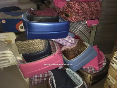 LOTE 005 - Grade, Secador, Camas e Banheira pra Cachorros