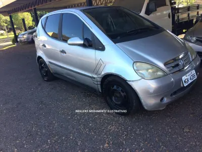LOTE 003 - Mercedes Classe A160 Ano 2001 Modelo 2002