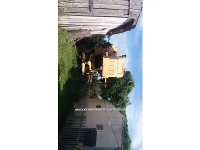 LOTE 020 - Colheitadeira NH 8050, Ano 1988