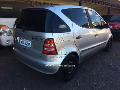 LOTE 003 - Mercedes Classe A160 Ano 2001 Modelo 2002