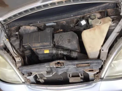 LOTE 003 - Mercedes Classe A160 Ano 2001 Modelo 2002