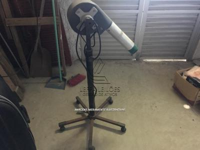 Grade, Secador, Camas e Banheira pra Cachorros