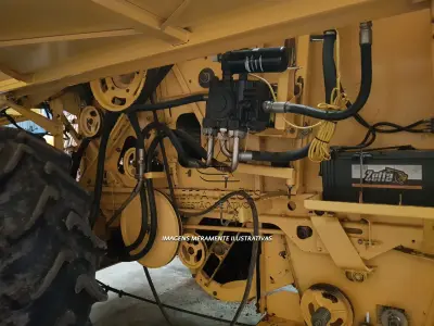 LOTE 016 - Colheitadeira New Holland 59 Ano 2007