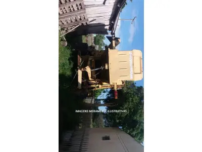 LOTE 020 - Colheitadeira NH 8050, Ano 1988