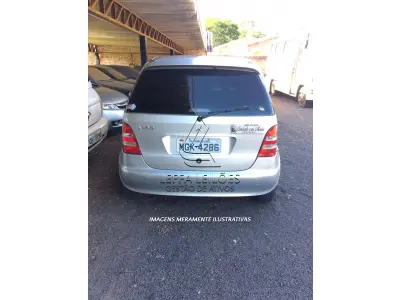 LOTE 003 - Mercedes Classe A160 Ano 2001 Modelo 2002