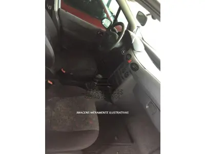 LOTE 003 - Mercedes Classe A160 Ano 2001 Modelo 2002