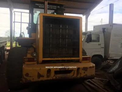 LOTE 007 - PÁ CARREGADEIRA XGMA, MODELO XG958, ano e modelo 2013