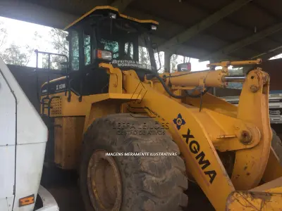 LOTE 007 - PÁ CARREGADEIRA XGMA, MODELO XG958, ano e modelo 2013