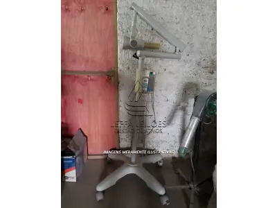 LOTE 005 - UM APARELHO DE RAIO-X, MARCA GNATUS TIMEX 70C