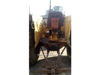 LOTE 001 - Trator CBT, com Garfo, Motor Mercedes Benz