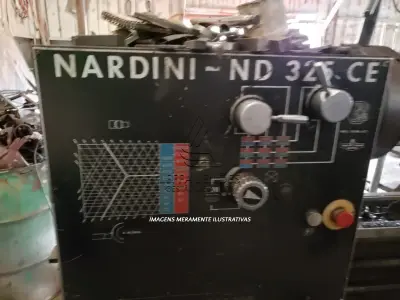 LOTE 010 - UM TORNO MECÂNICO, MARCA NARDINI, MODELO ND 325 CE