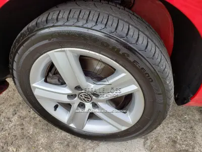 LOTE 001 - VEÍCULO VW/NOVO FOX HL MD, PLACAS IXD-5117, VERMELHO, ANO E MODELO 2016, ÚNICO DONO