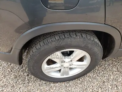 LOTE 002 - VEÍCULO GM TRACKER LT MARCA CHEVROLET, a gasolina/álcool, ano e modelo 2017