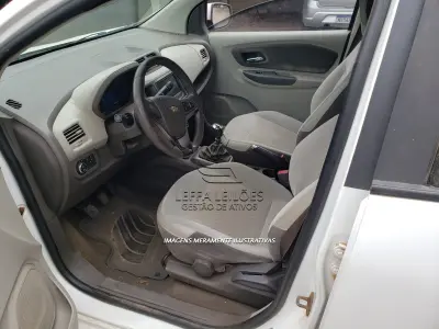 LOTE 004 - AUTOMÓVEL CHEVROLET, SPIN 1.8 L MT LTZ, ano de fabricação/modelo 2013/2014