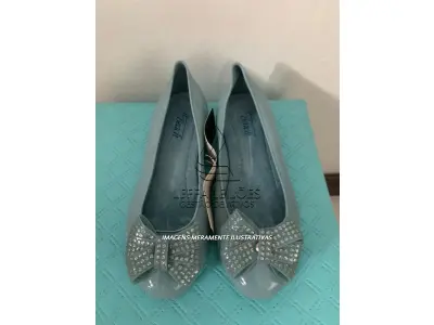 LOTE 001 - 200 PARES DE SAPATILHAS – DIVERSAS CORES, MODELOS E TAMANHOS