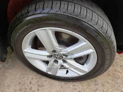 LOTE 001 - VEÍCULO VW/NOVO FOX HL MD, PLACAS IXD-5117, VERMELHO, ANO E MODELO 2016, ÚNICO DONO