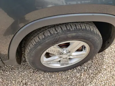 LOTE 002 - VEÍCULO GM TRACKER LT MARCA CHEVROLET, a gasolina/álcool, ano e modelo 2017