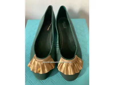 LOTE 001 - 200 PARES DE SAPATILHAS – DIVERSAS CORES, MODELOS E TAMANHOS