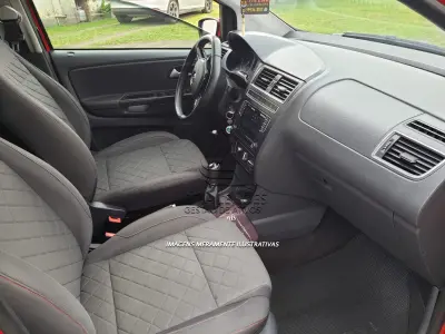 LOTE 001 - VEÍCULO VW/NOVO FOX HL MD, PLACAS IXD-5117, VERMELHO, ANO E MODELO 2016, ÚNICO DONO