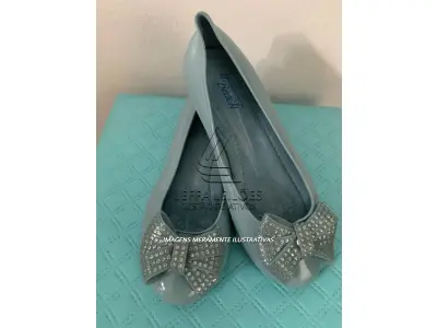 LOTE 001 - 200 PARES DE SAPATILHAS – DIVERSAS CORES, MODELOS E TAMANHOS