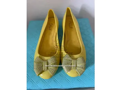 LOTE 001 - 200 PARES DE SAPATILHAS – DIVERSAS CORES, MODELOS E TAMANHOS