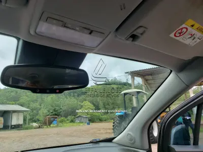 LOTE 002 - VEÍCULO GM TRACKER LT MARCA CHEVROLET, a gasolina/álcool, ano e modelo 2017