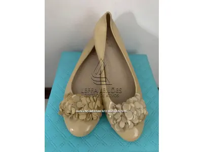 LOTE 001 - 200 PARES DE SAPATILHAS – DIVERSAS CORES, MODELOS E TAMANHOS