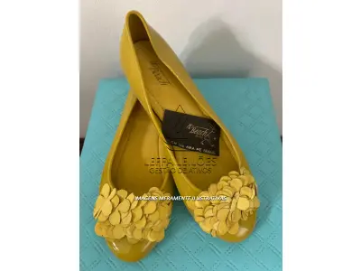 LOTE 001 - 200 PARES DE SAPATILHAS – DIVERSAS CORES, MODELOS E TAMANHOS