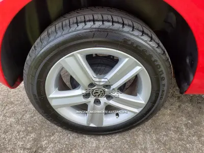 LOTE 001 - VEÍCULO VW/NOVO FOX HL MD, PLACAS IXD-5117, VERMELHO, ANO E MODELO 2016, ÚNICO DONO