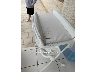 LOTE 001 - Banheira de bebê marca splash