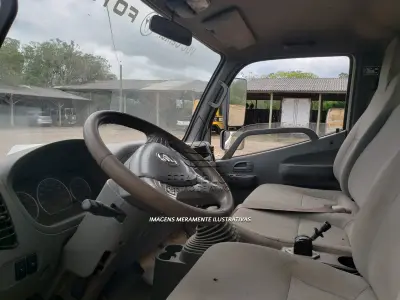 LOTE 009 - CAMINHÃO FOTON AUMARK 1009T, a diesel, ano e modelo 2015