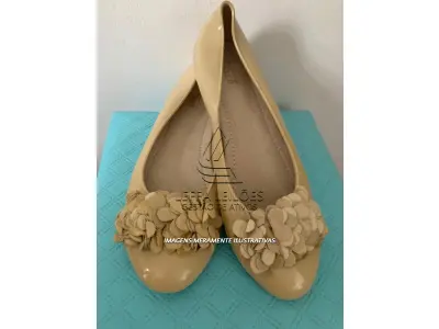 LOTE 001 - 200 PARES DE SAPATILHAS – DIVERSAS CORES, MODELOS E TAMANHOS