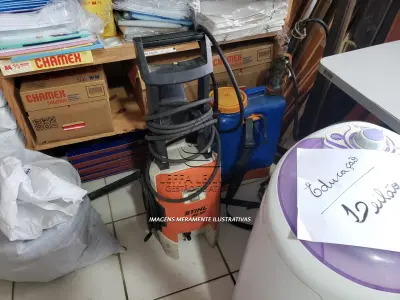 LOTE 003 - SUCATAS: INFORMÁTICA, TV, APARELHO DE SOM, IMPRESSORAS, LAVA JATO, TANQUINHO DE LAVAR ROUPA, UM CLIMATIZADOR DE AMBIENTES, RODAS DE FERRO PARA CAMINHÃO 1000X20