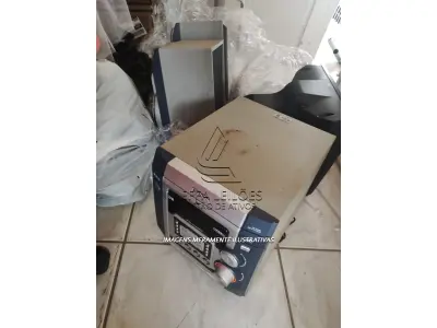 LOTE 003 - SUCATAS: INFORMÁTICA, TV, APARELHO DE SOM, IMPRESSORAS, LAVA JATO, TANQUINHO DE LAVAR ROUPA, UM CLIMATIZADOR DE AMBIENTES, RODAS DE FERRO PARA CAMINHÃO 1000X20