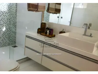 LOTE 001 - UMA CASA RESIDENCIAL, localizada na Rua Araújo Bastos, nº 126, Pitaçu, Salvador/Bahia