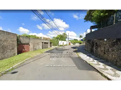 LOTE 001 - UMA CASA RESIDENCIAL, localizada na Rua Araújo Bastos, nº 126, Pitaçu, Salvador/Bahia