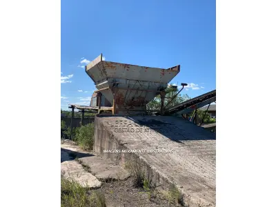 LOTE 002 - UMA USINA DE CONCRETAGEM TOW-GO.