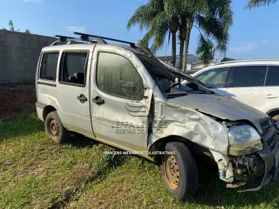 LOTE 001 - UM VEÍCULO FIAT DOBLO, PLACAS IMN-8530, ANO/MODELO 2005, EM MAU ESTADO DE CONSERVAÇÃO.